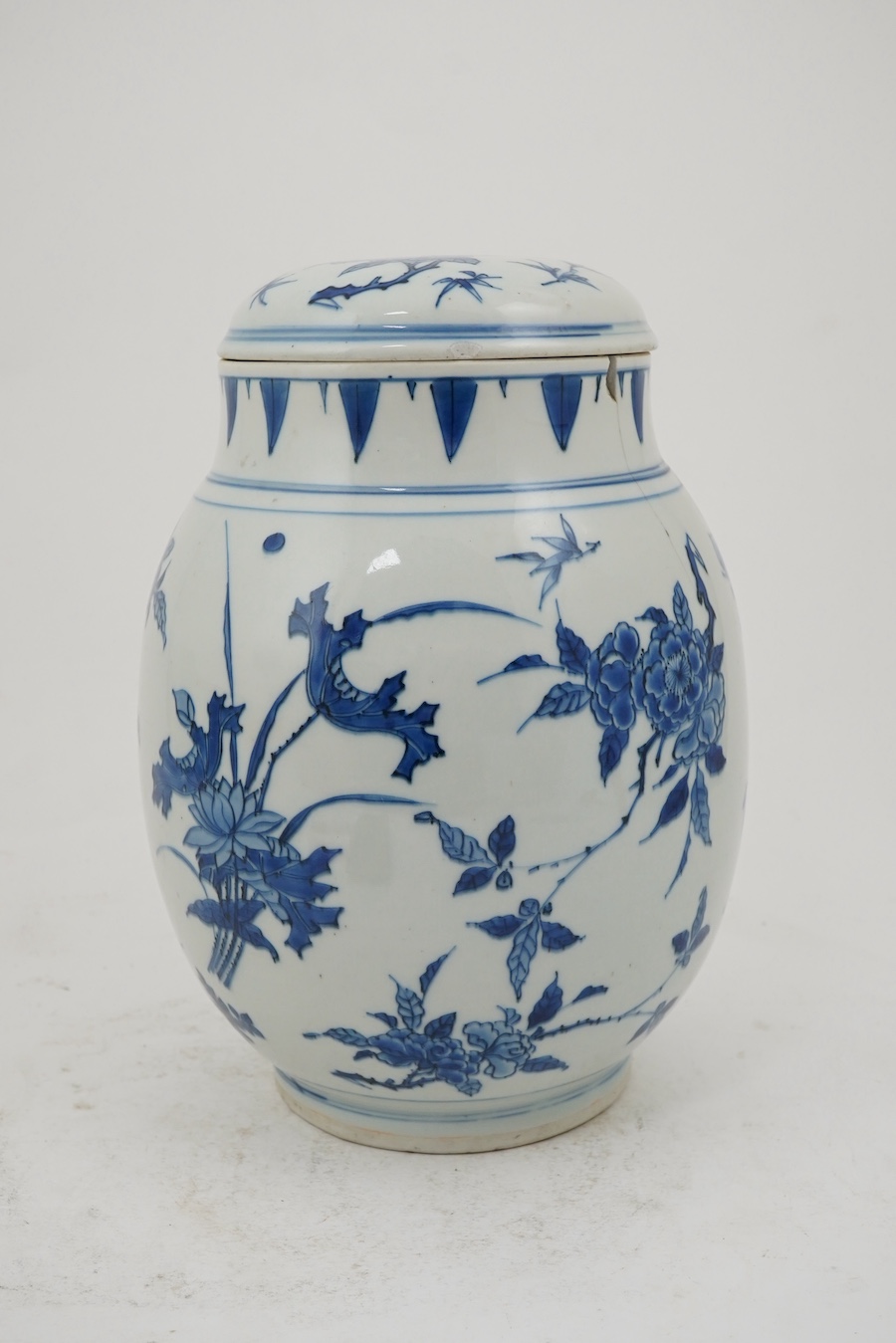 A large Chinese Transitional blue and white jar and cover, mid 17th century